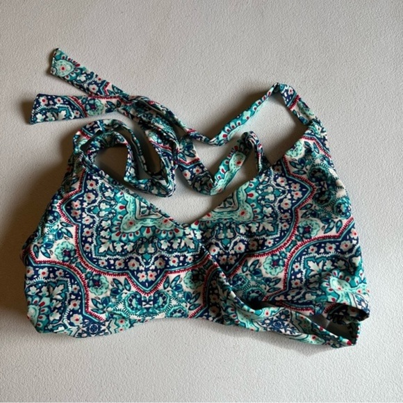 Athleta Blue Print Monaco Bra Cup Wrap Bikini Halter Swim Top  38 b/c - Picture 2 of 7